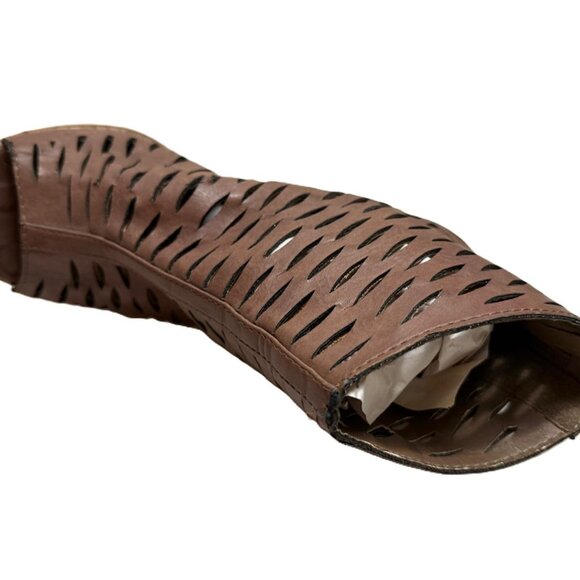 Qupid Perforated Angle Booties Boots  Brown size 8 - Picture 11 of 16